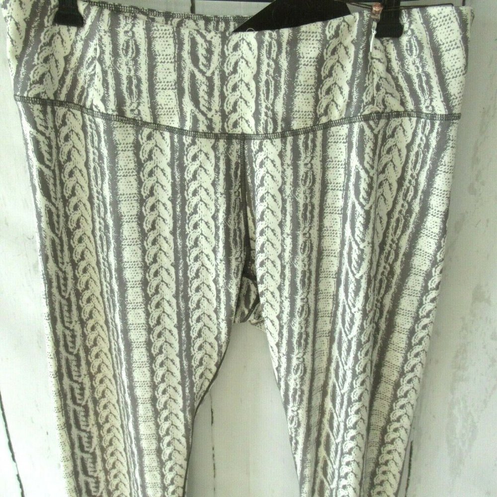 New Calia Carrie Underwood Tight Fit Leggings L Large Gray Cable Print - Picture 3 of 9